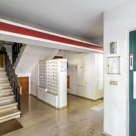 Whome Study & Surf 1-bed By & Nova Sbe * Carcavelos (Lisbon)