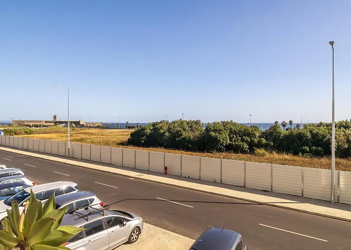 Whome Study & Surf 1-bed By & Nova Sbe * Carcavelos (Lisbon)