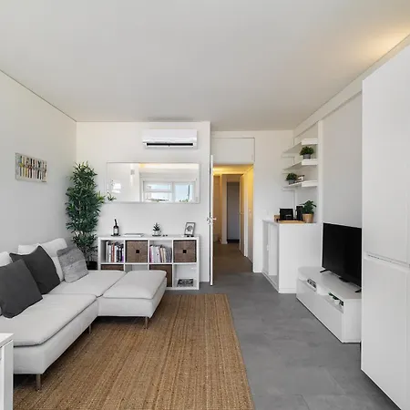 Whome Study & Surf Carcavelos 1-bed By & Nova Sbe