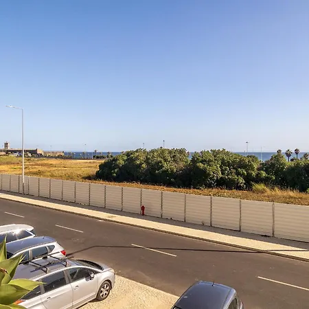 Whome Study & Surf 1-bed By & Nova Sbe * Carcavelos (Lisbon)